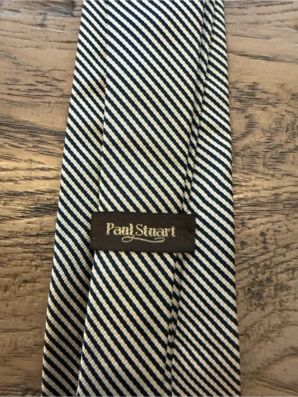Paul Stuart Navy and Cream Diagonal Stripe Silk Tie